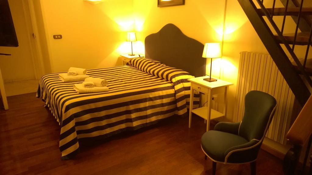 Palazzo Magnocavallo B&B Neapol Pokoj fotografie